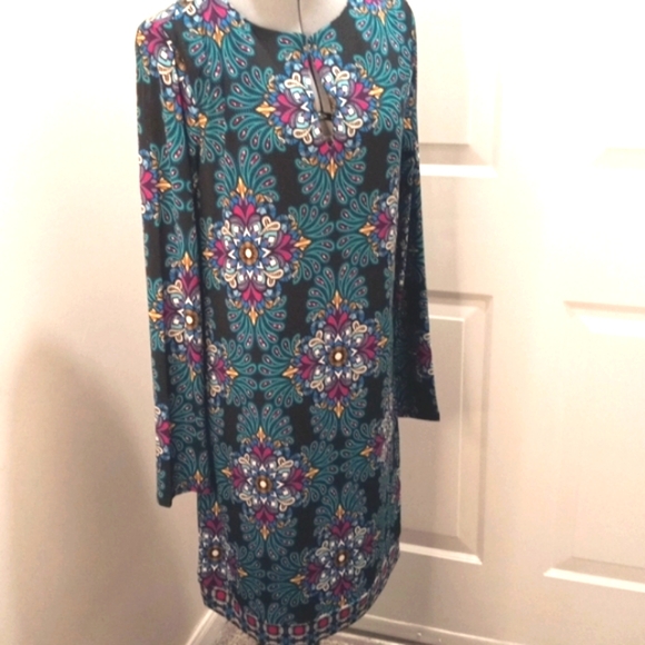 NWT Nicole Miller Multi Colored Pasley Like Design Dress. Size Med - Picture 2 of 11